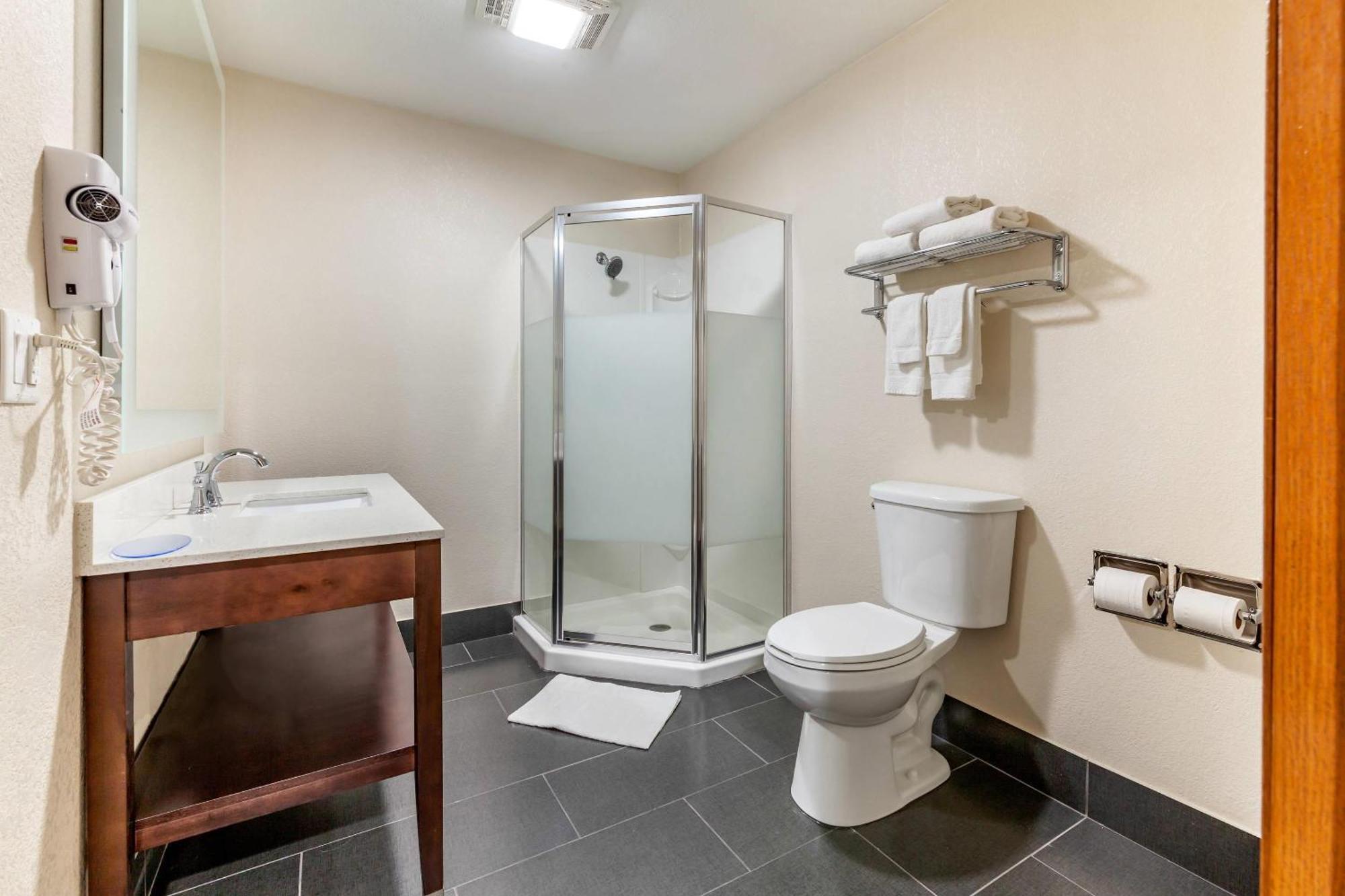 Quality Inn ניו לונדון מראה חיצוני תמונה