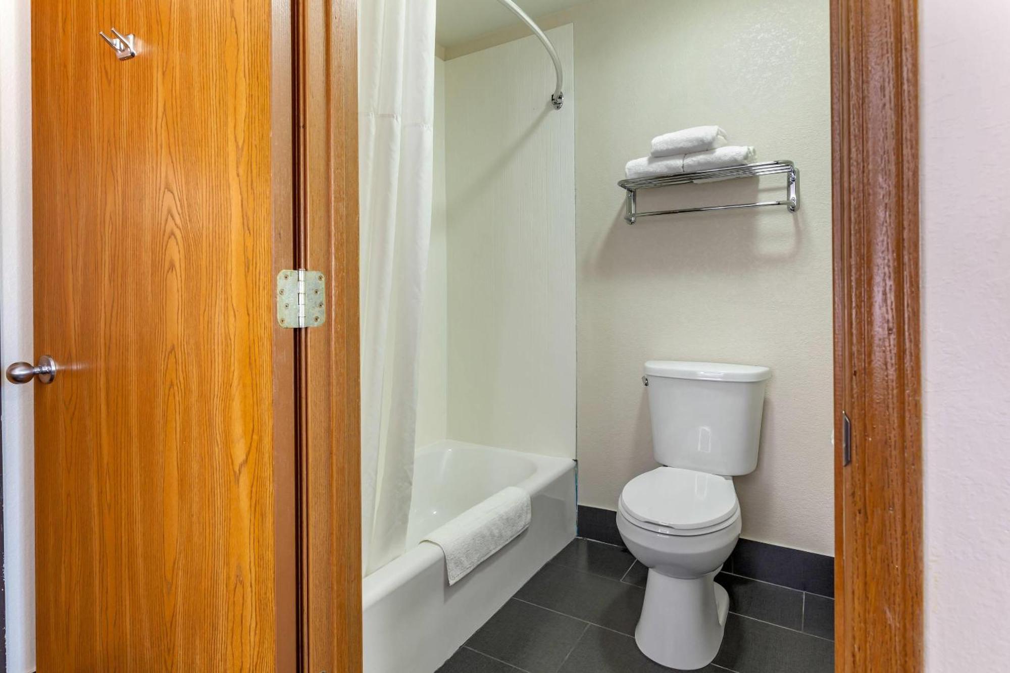 Quality Inn ניו לונדון מראה חיצוני תמונה